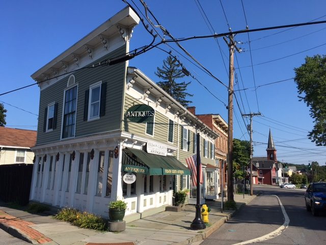 Fed-On Lights Antiques in Saugerties, NY - Vintage Lights & Plumbing